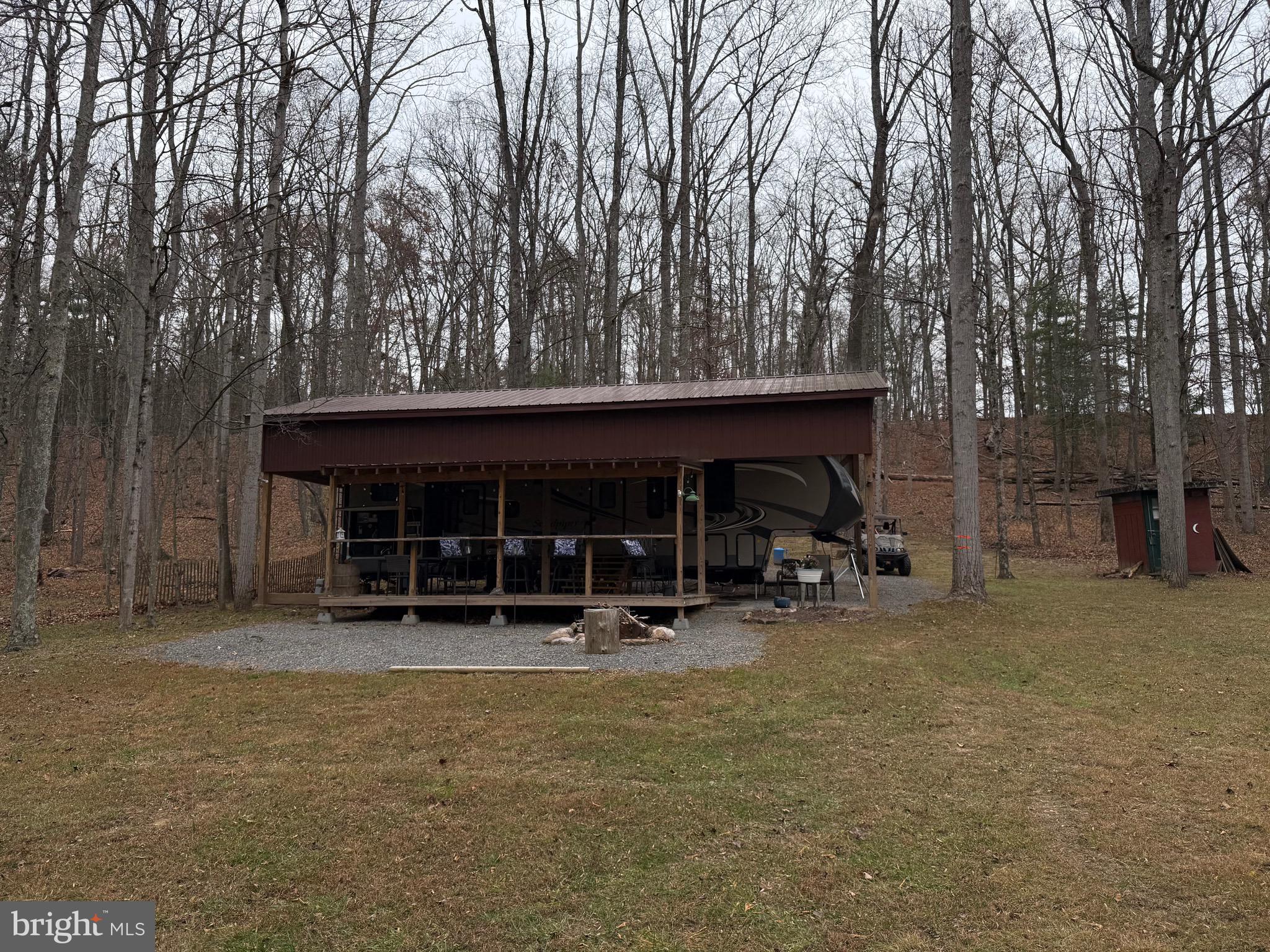 1327 GOLLIDAY LANE