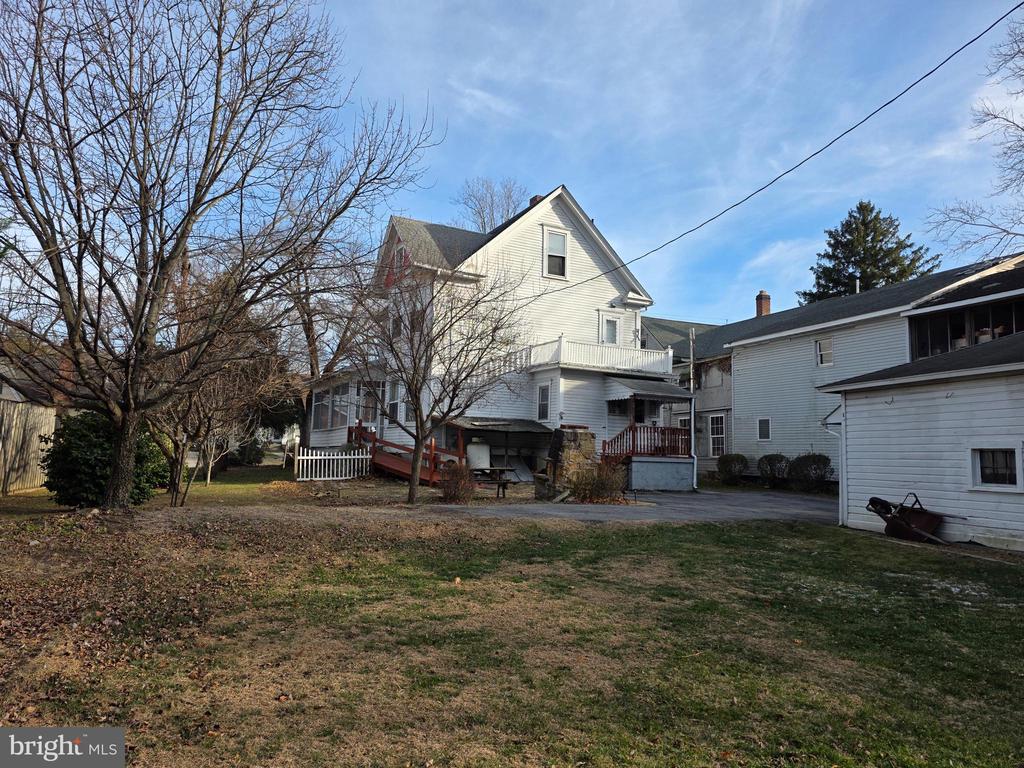 318 S WASHINGTON STREET