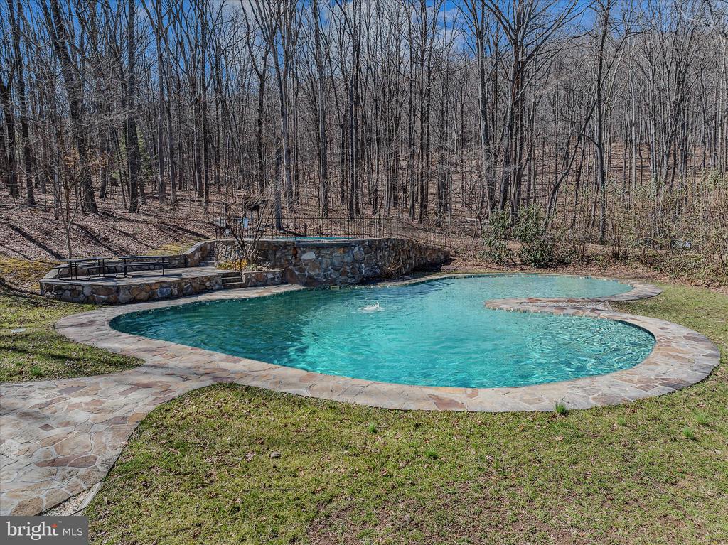 139 CARDINAL LANE