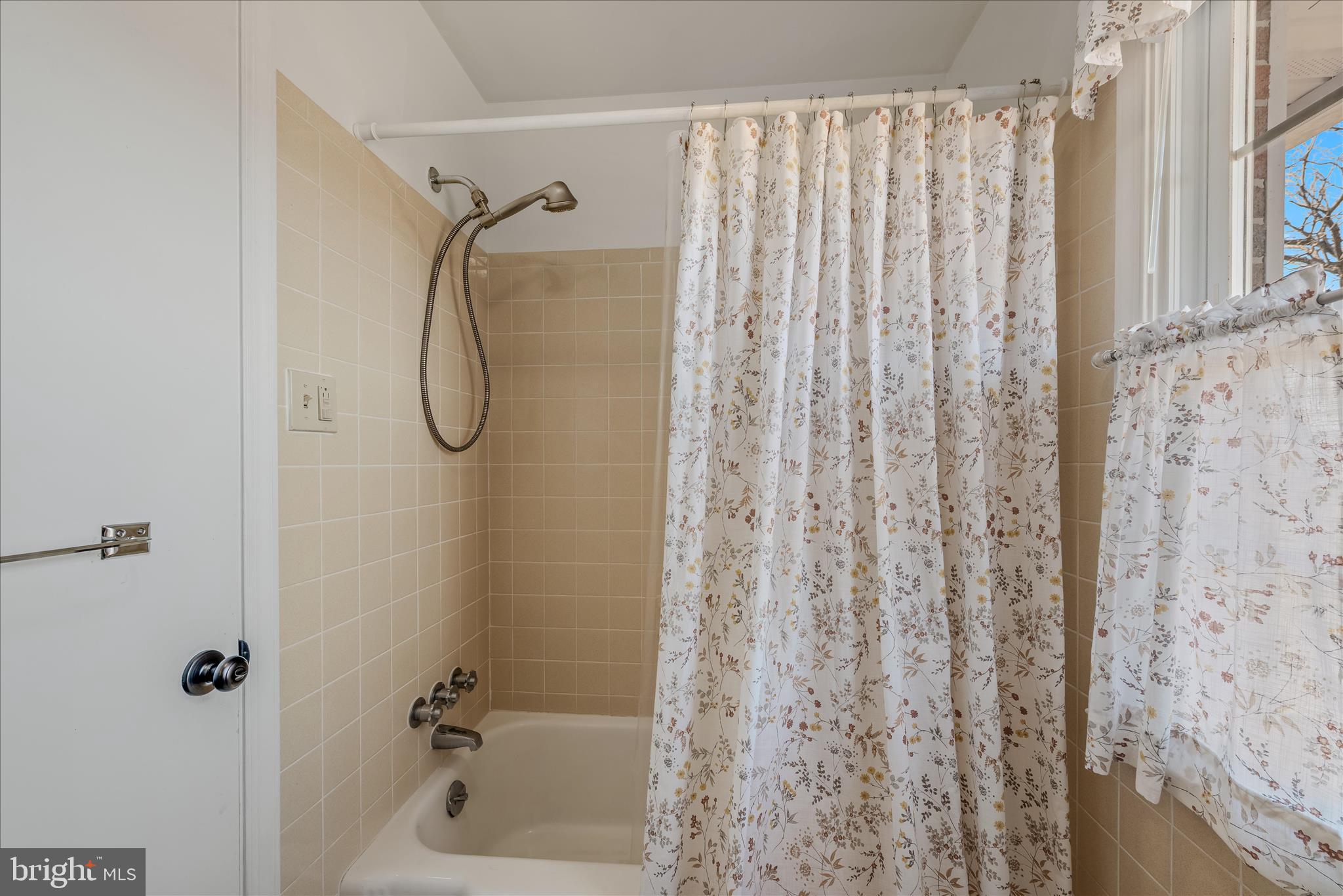 2431 HIGHLAND RIDGE ROAD