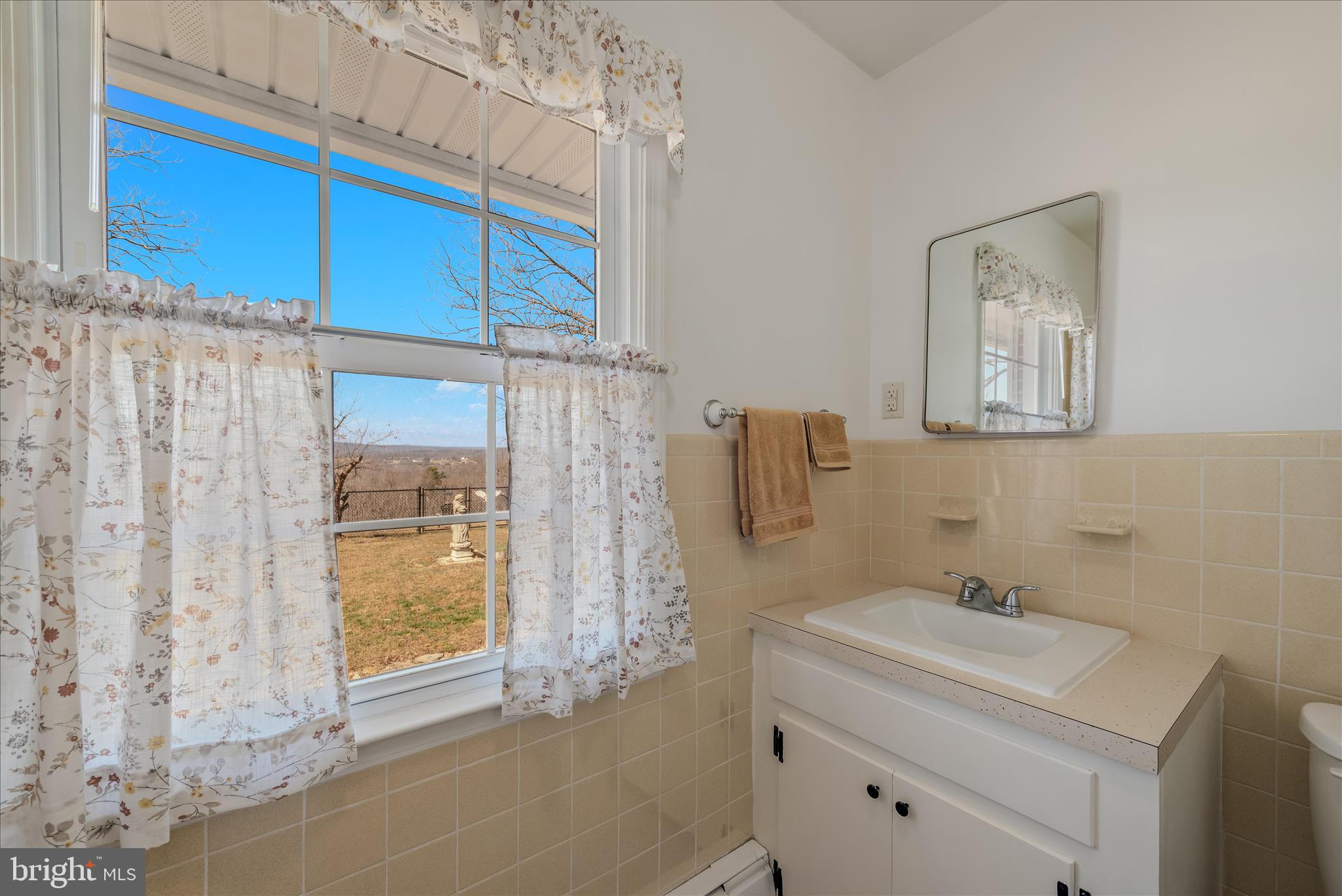 2431 HIGHLAND RIDGE ROAD