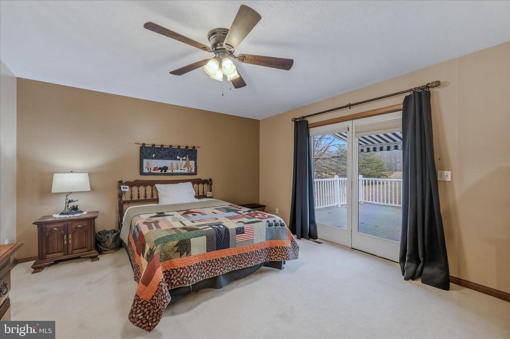 10 WINDING WAY