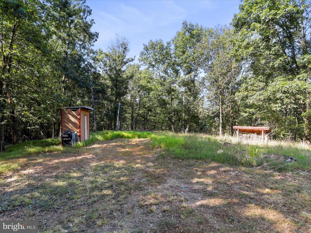 1840 SHADE LANE