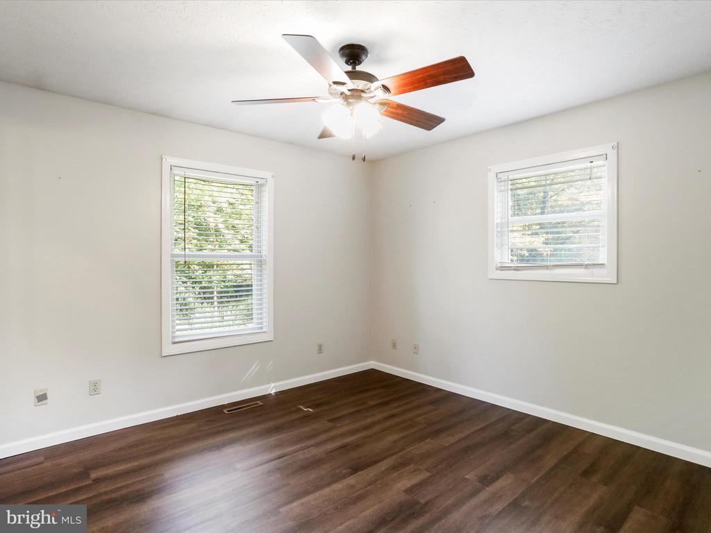 1840 SHADE LANE