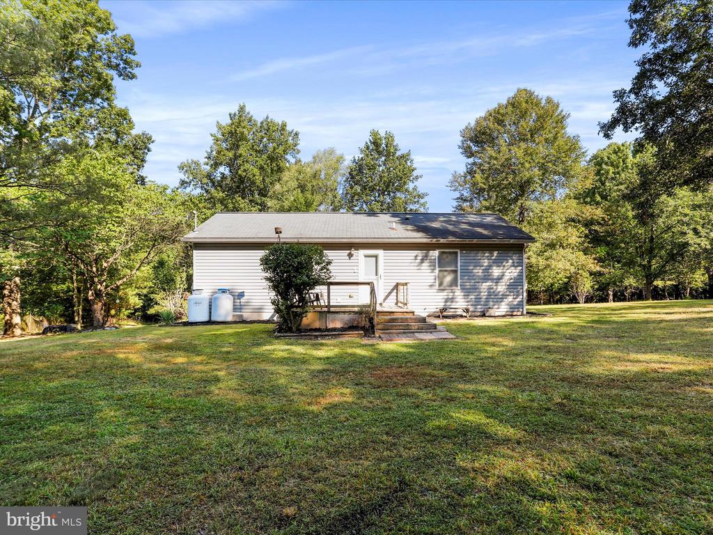 1840 SHADE LANE