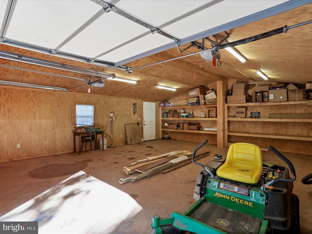 1840 SHADE LANE