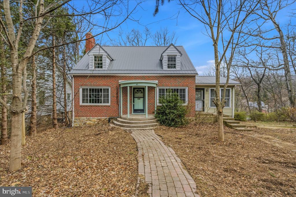 45 ROCKWELL CIRCLE