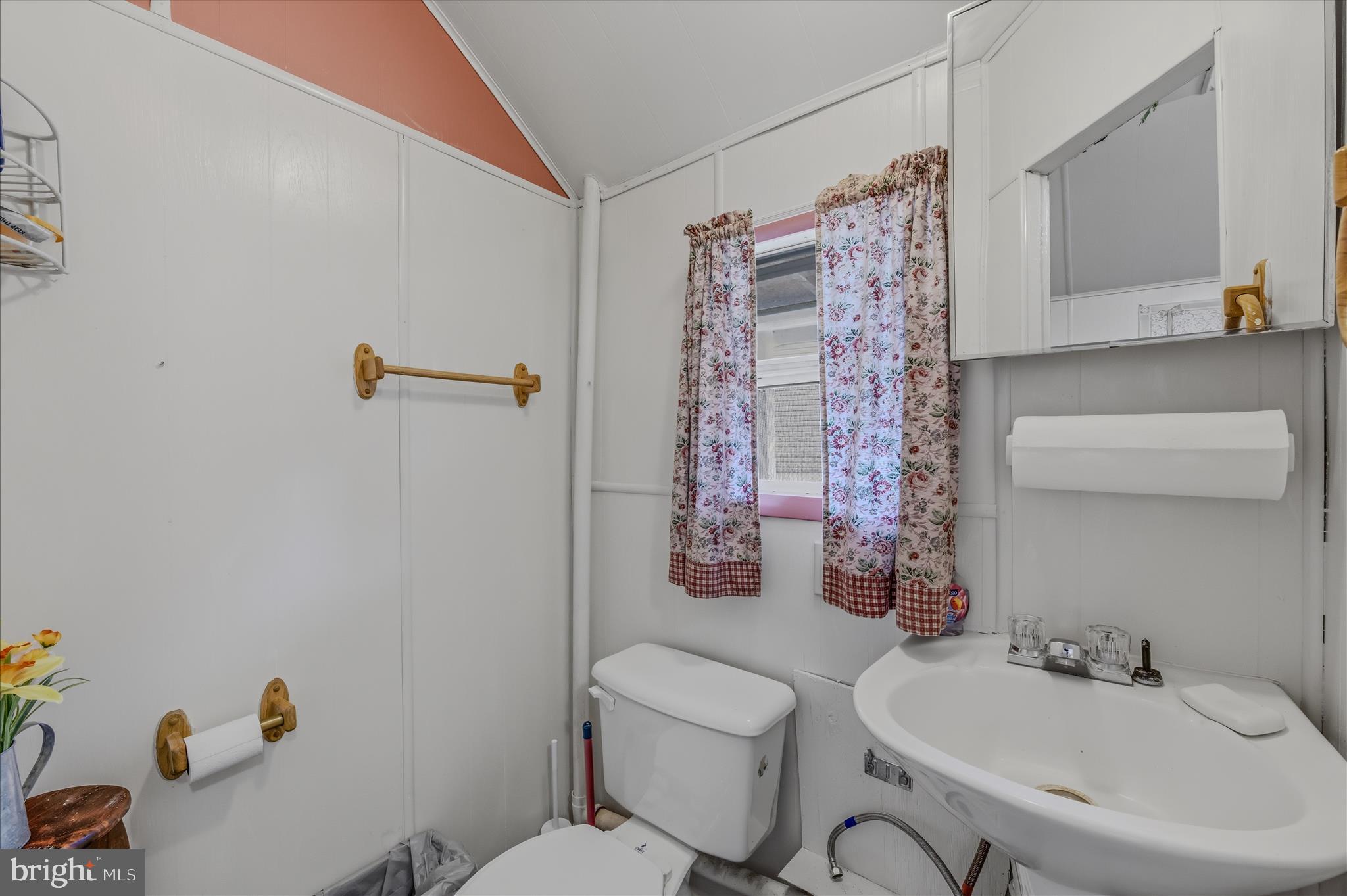 422 BIRCH GROVE LANE