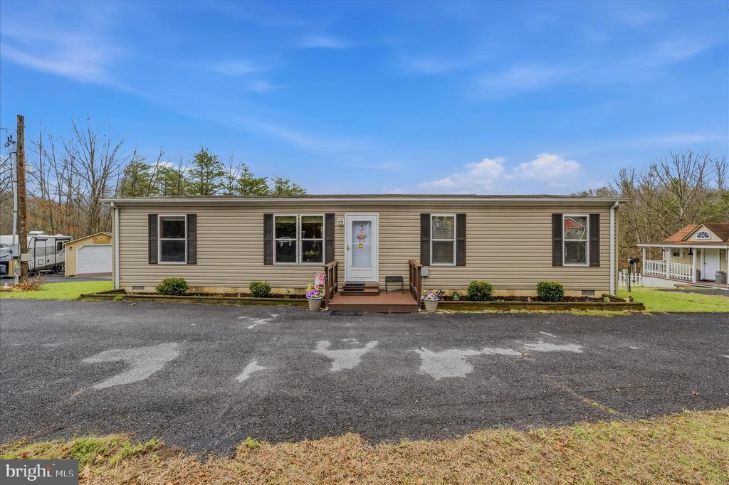 422 BIRCH GROVE LANE