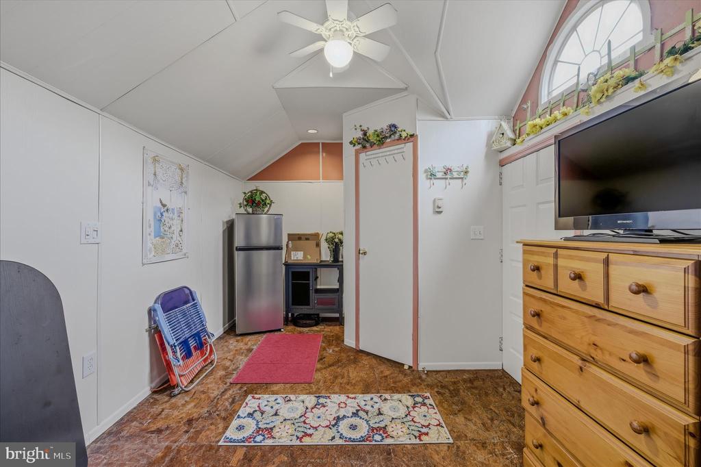 422 BIRCH GROVE LANE