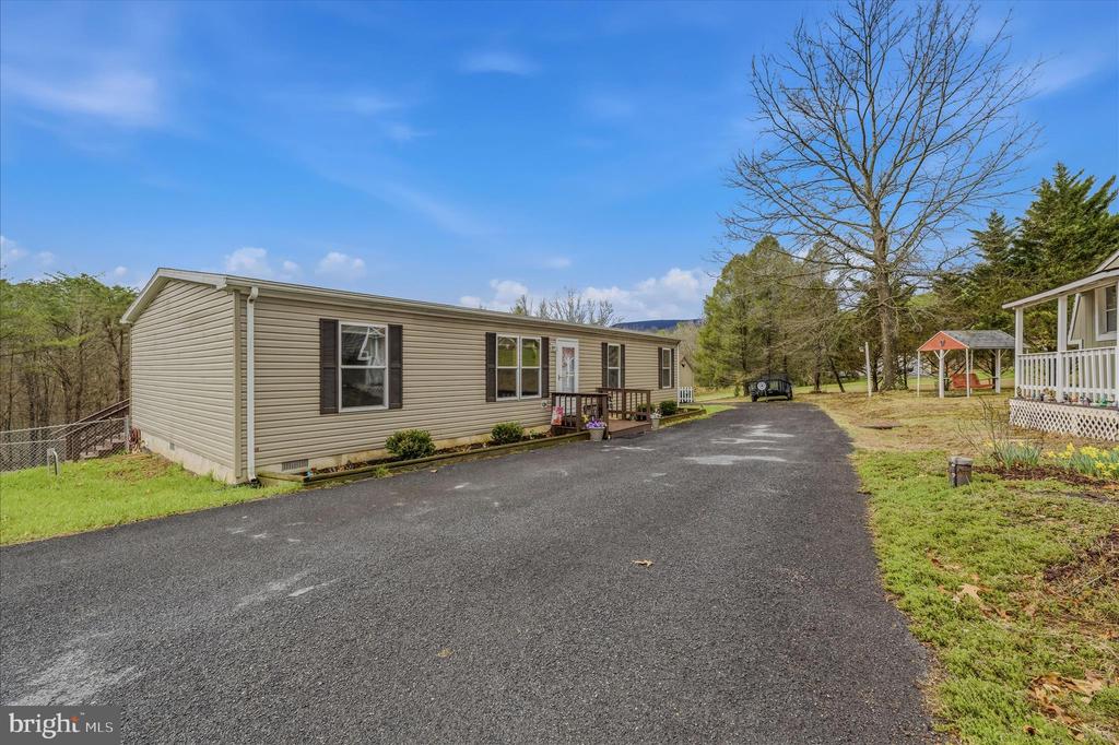 422 BIRCH GROVE LANE