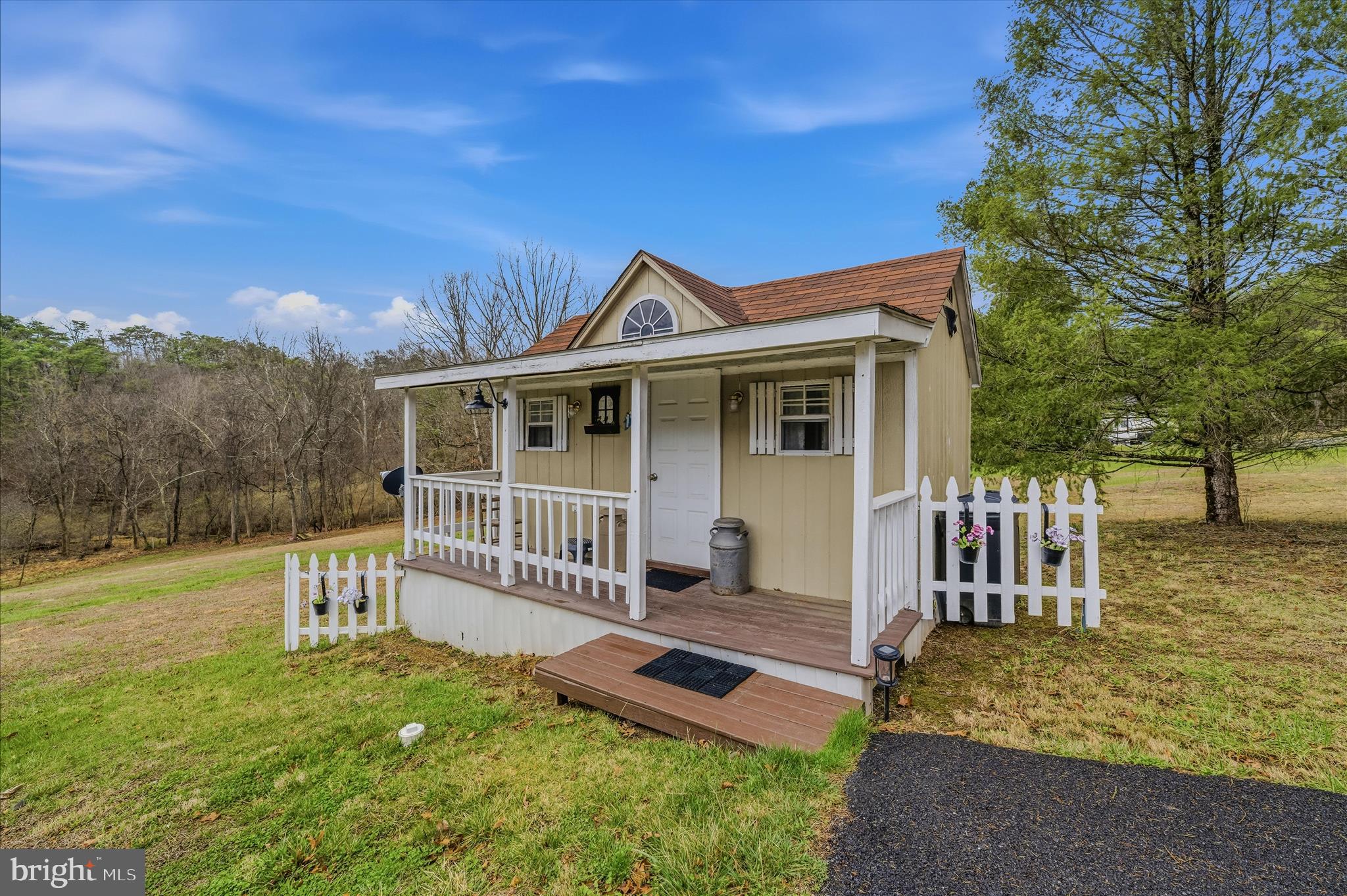 422 BIRCH GROVE LANE