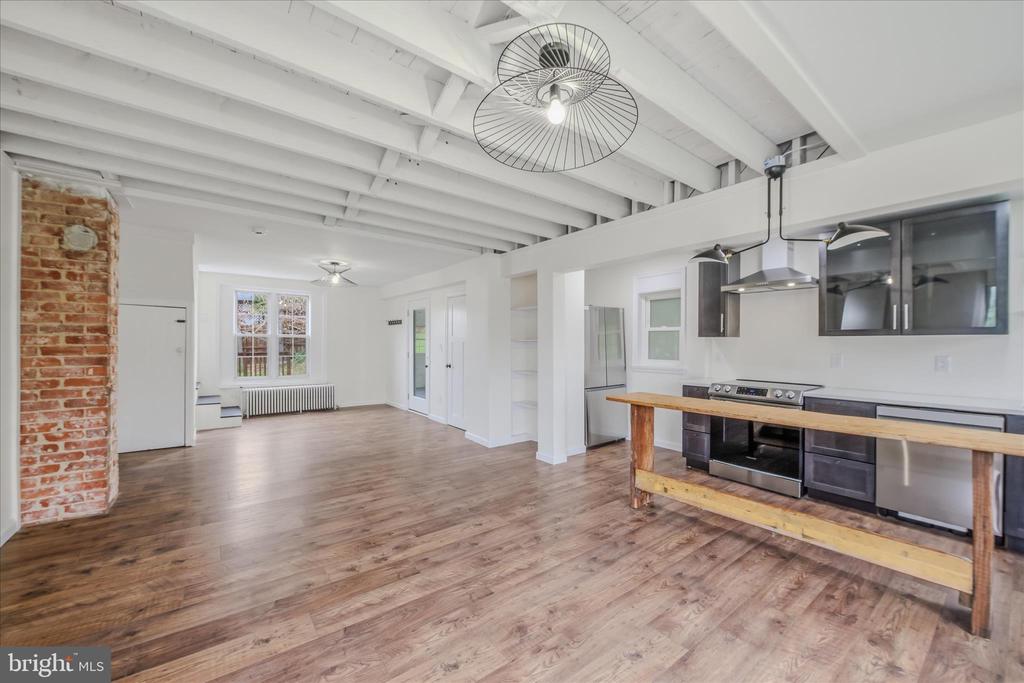 151 S LAUREL AVENUE