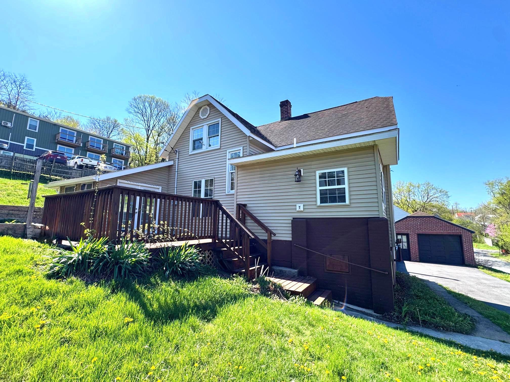 151 S LAUREL AVENUE
