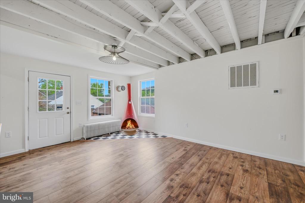 151 S LAUREL AVENUE