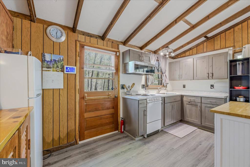 663 AUDUBON ROAD