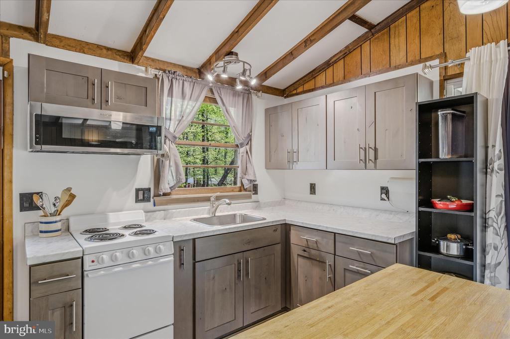 663 AUDUBON ROAD