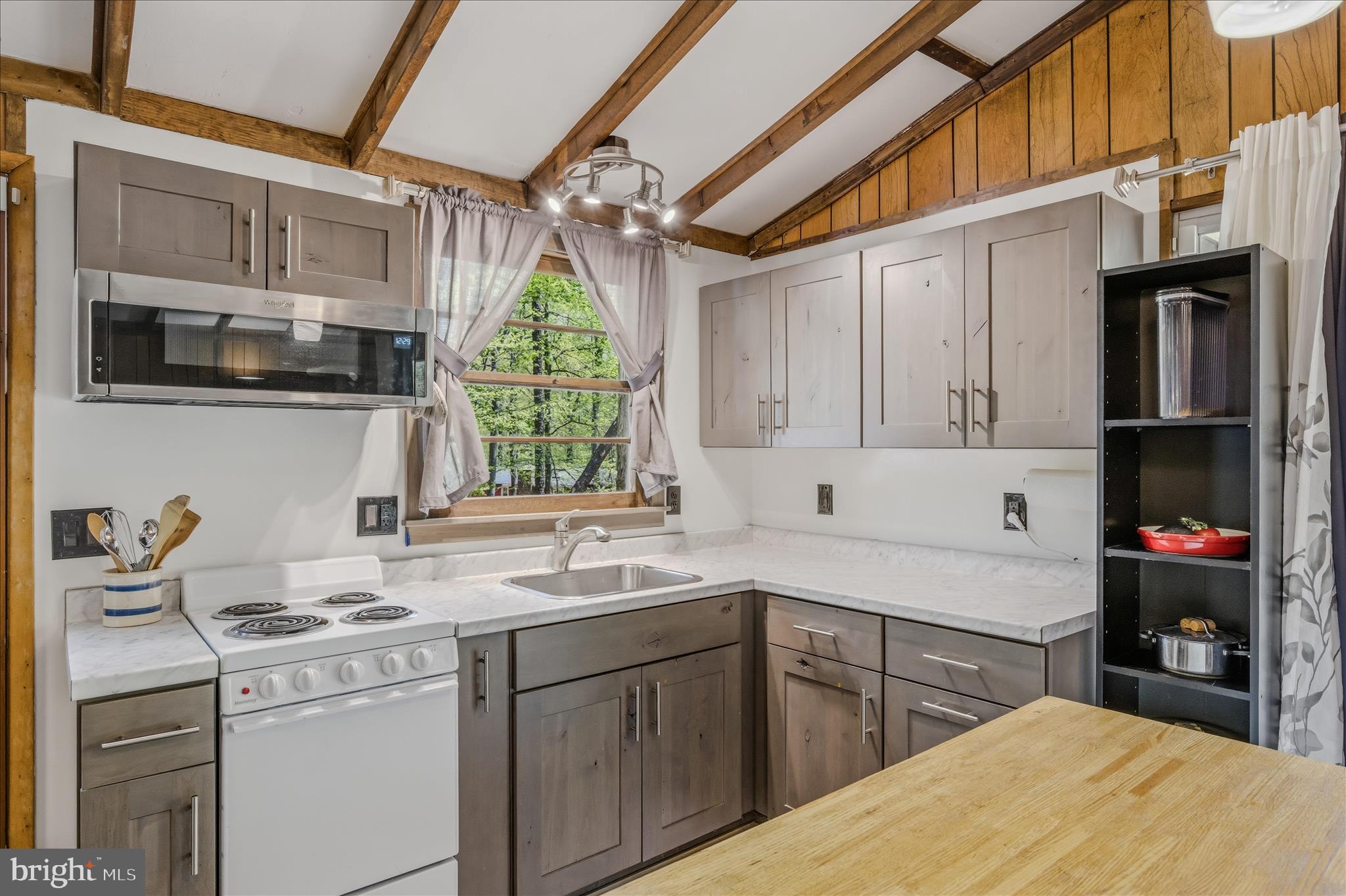 663 AUDUBON ROAD
