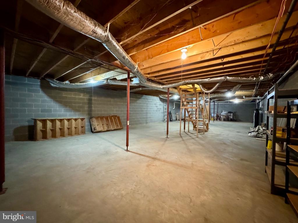 1660 HIGHLAND RIDGE ROAD