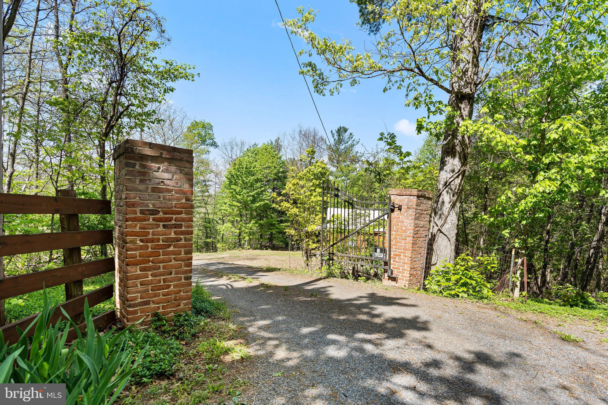 21 THORNWOOD DRIVE