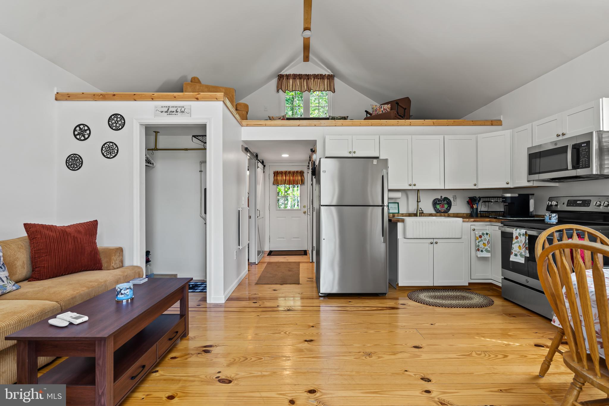 21 THORNWOOD DRIVE