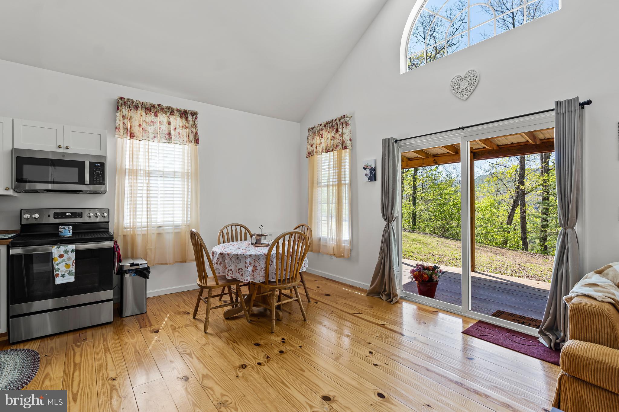 21 THORNWOOD DRIVE