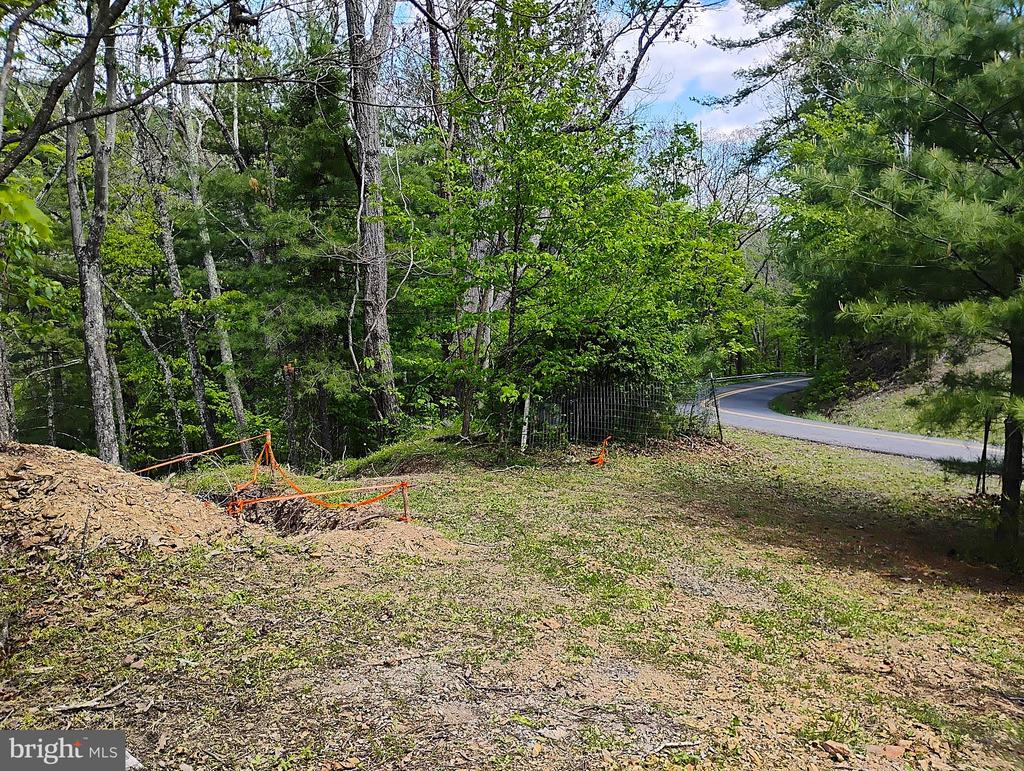 SIR JOHNS RUN RD