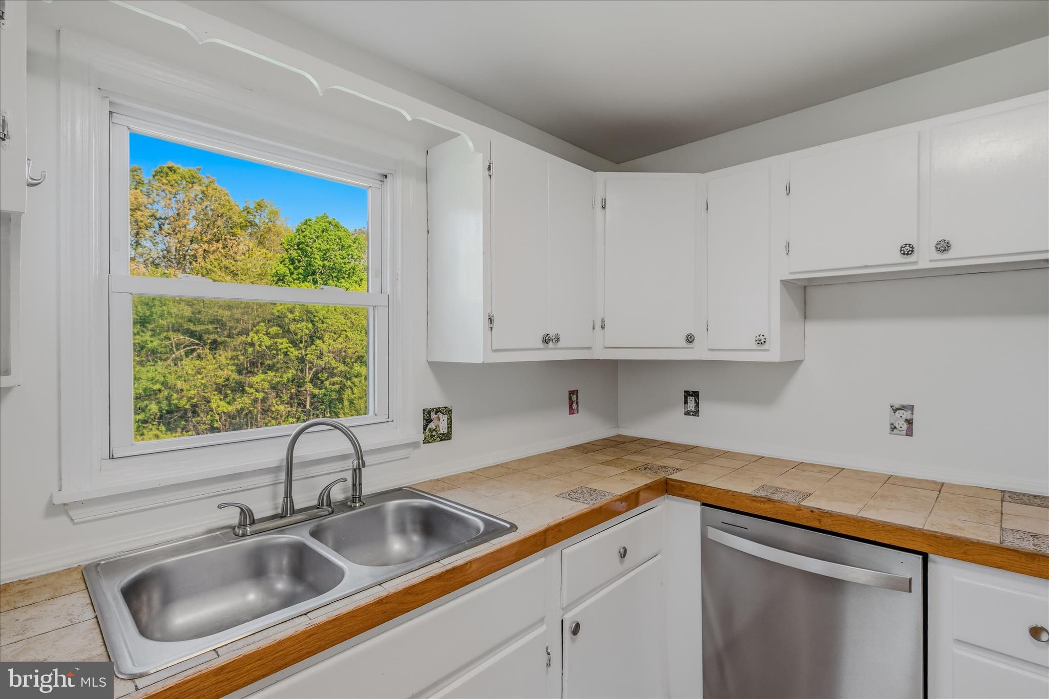 627 APPLE ORCHARD CIRCLE