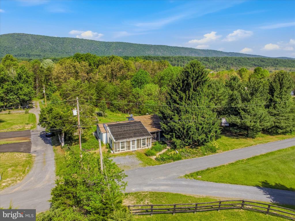 627 APPLE ORCHARD CIRCLE