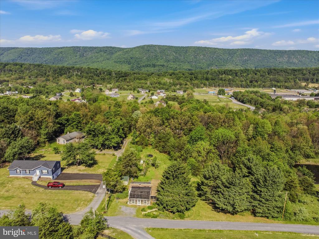 627 APPLE ORCHARD CIRCLE