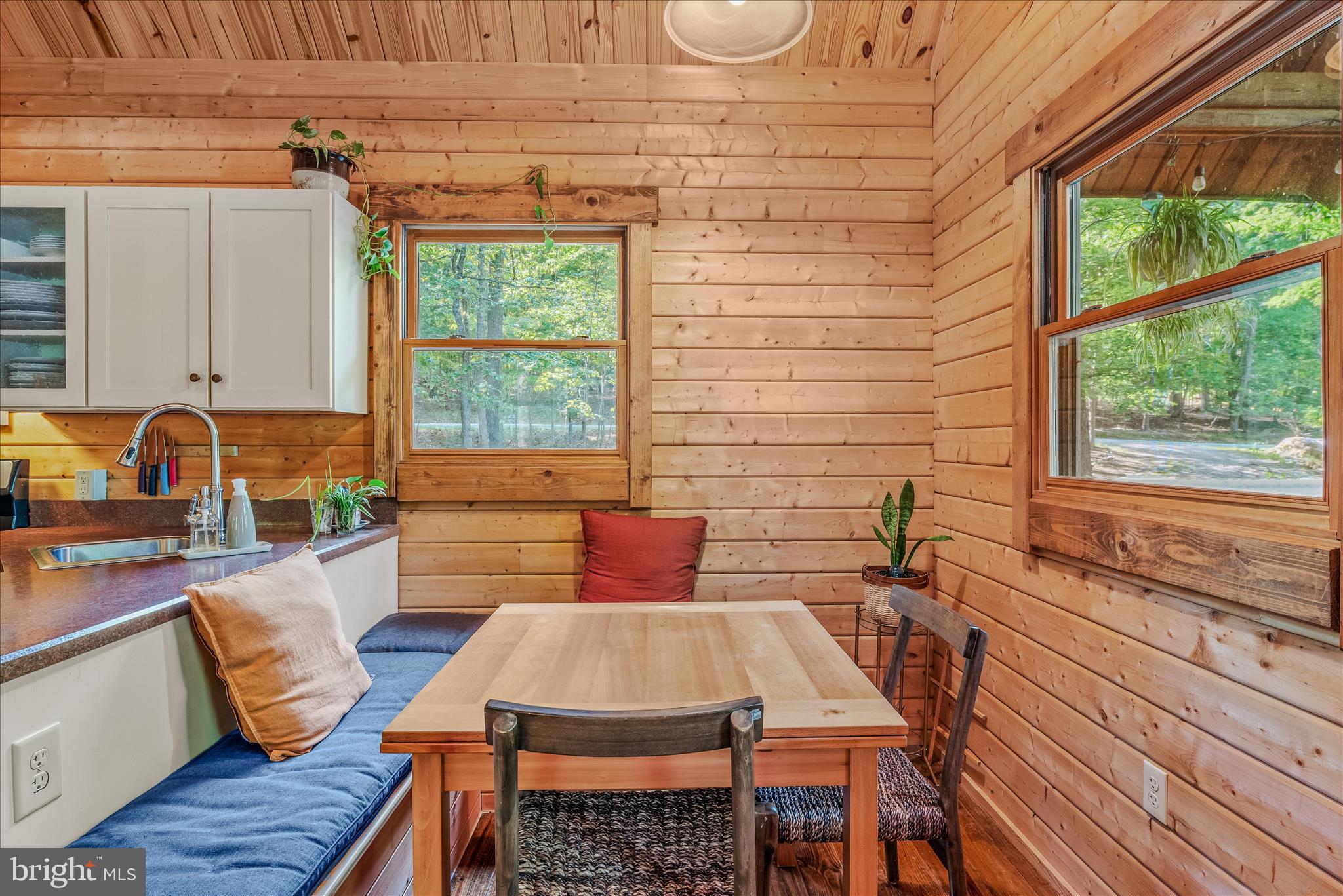 122 HONEY LOCUST LANE