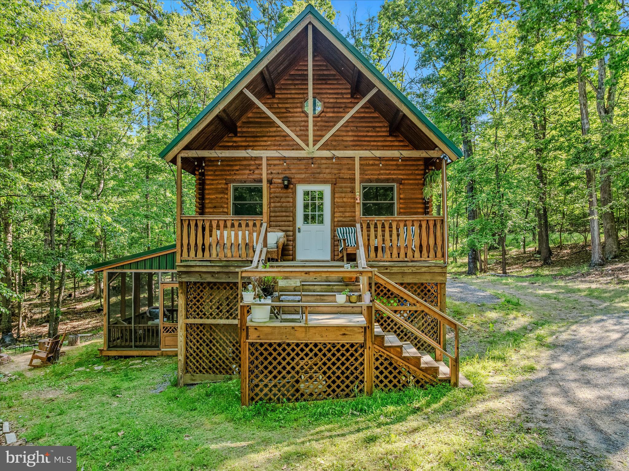122 HONEY LOCUST LANE