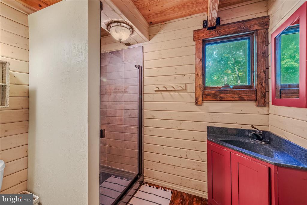 122 HONEY LOCUST LANE