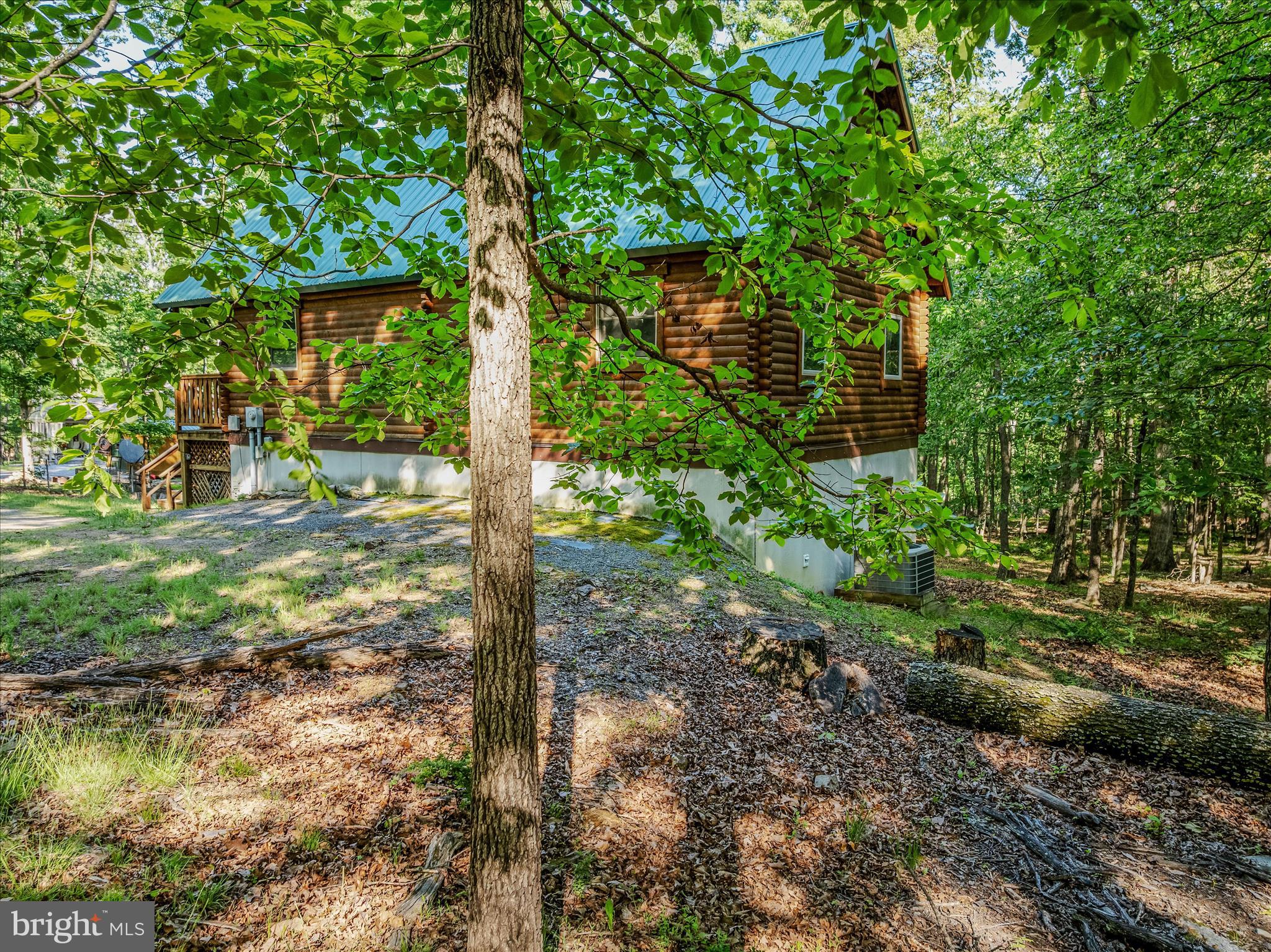 122 HONEY LOCUST LANE