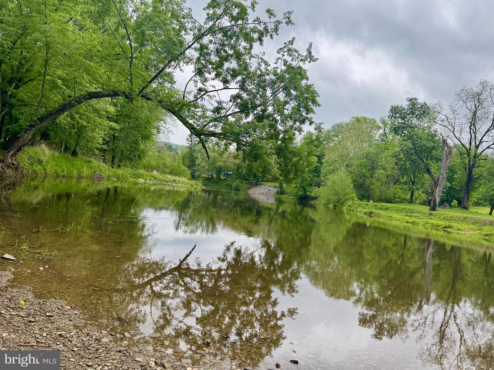 122 HONEY LOCUST LANE