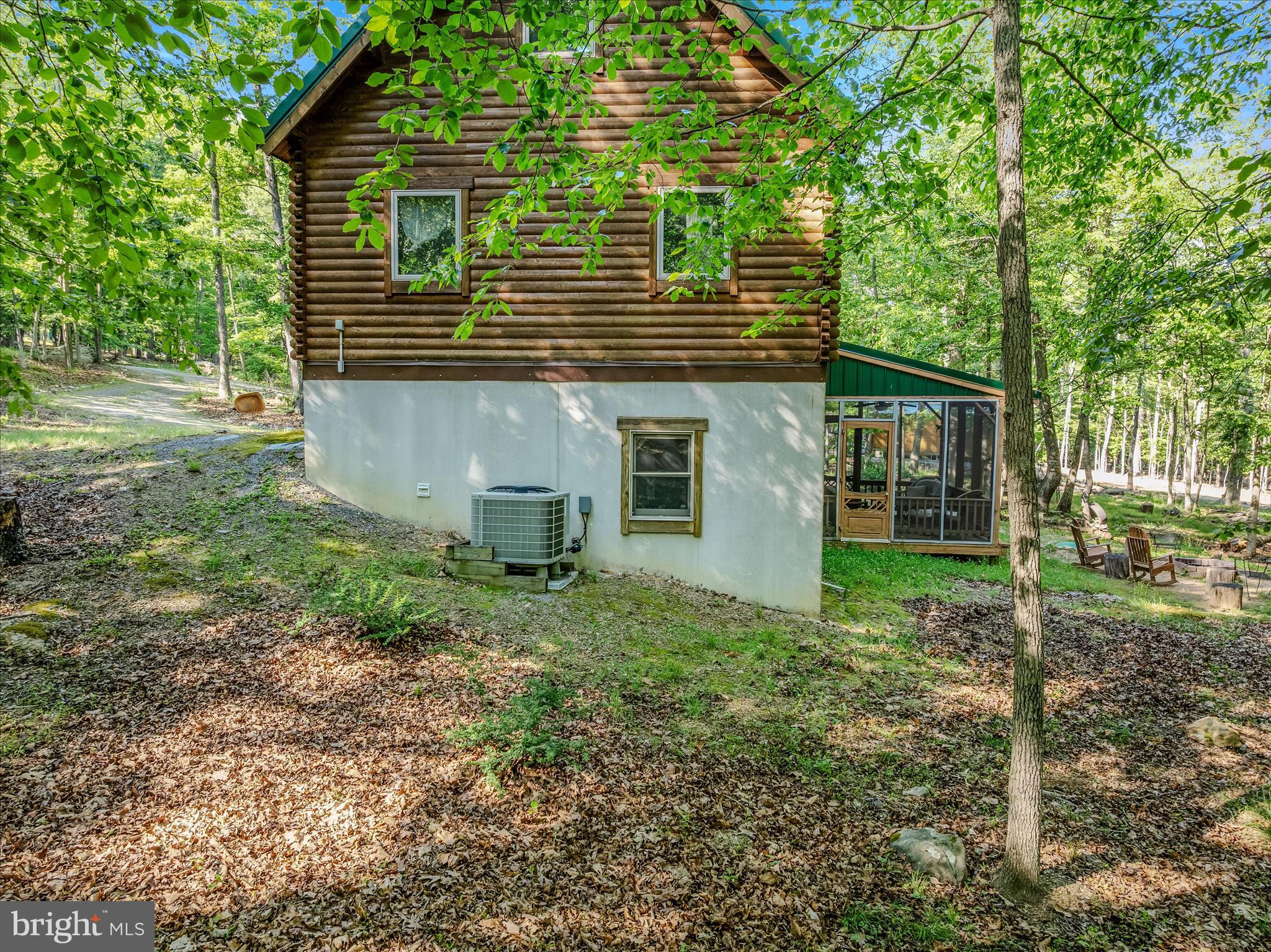 122 HONEY LOCUST LANE