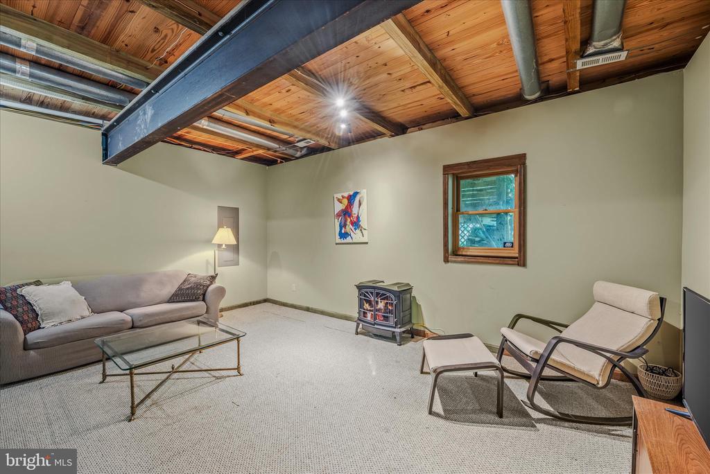 122 HONEY LOCUST LANE