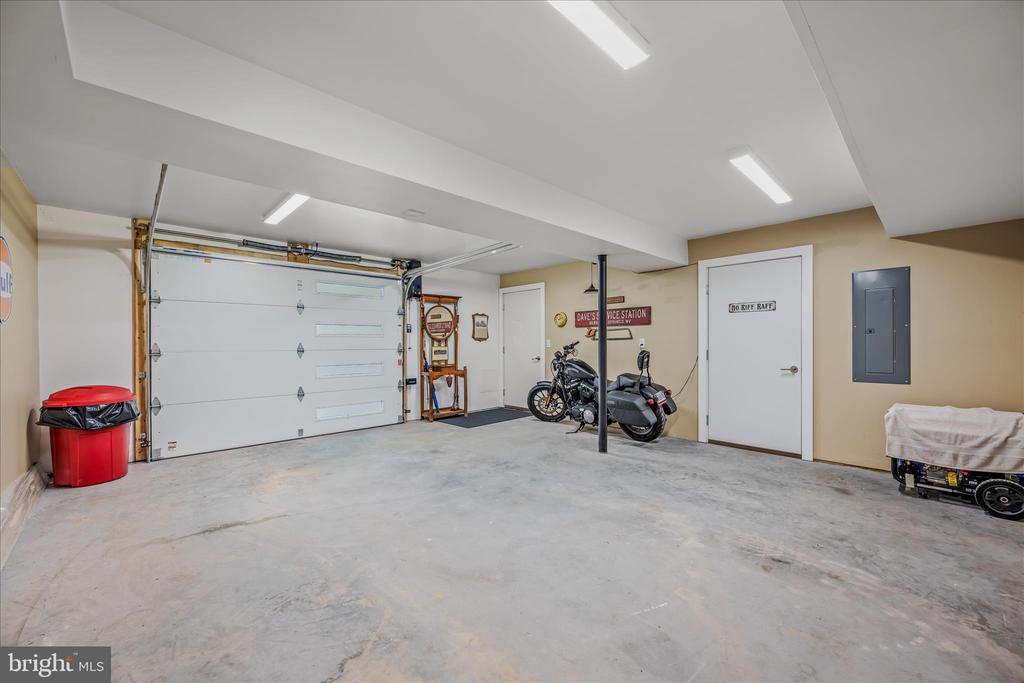 80 HOLLY HILL COURT