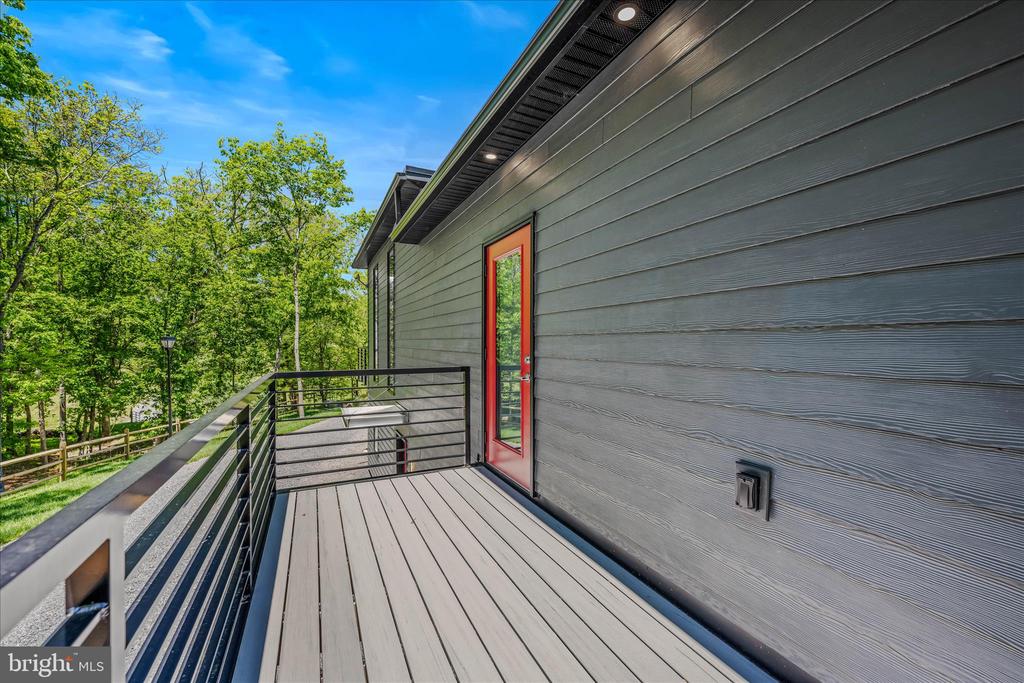 80 HOLLY HILL COURT