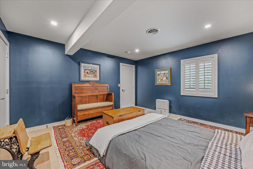 80 HOLLY HILL COURT