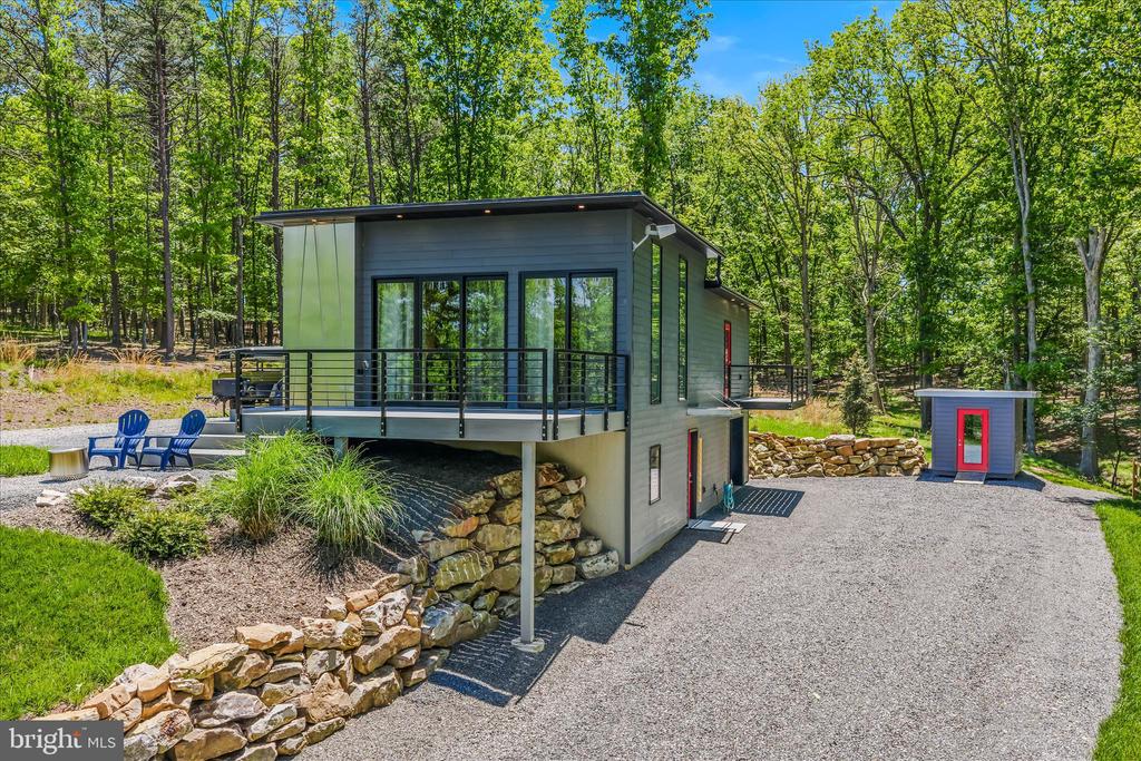 80 HOLLY HILL COURT