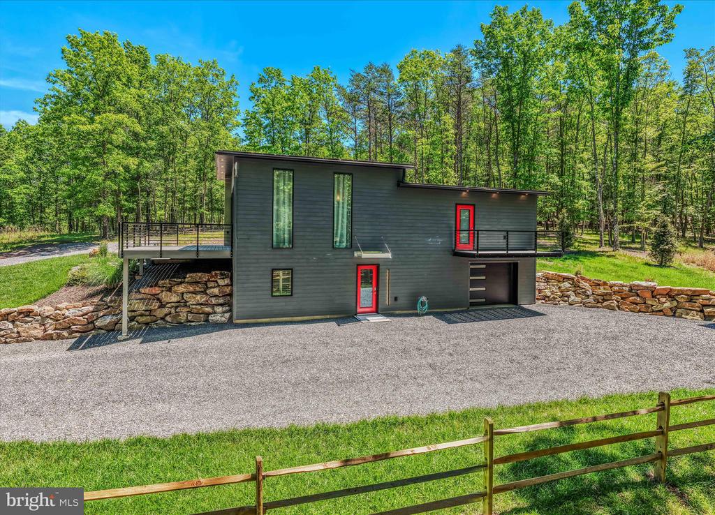 80 HOLLY HILL COURT