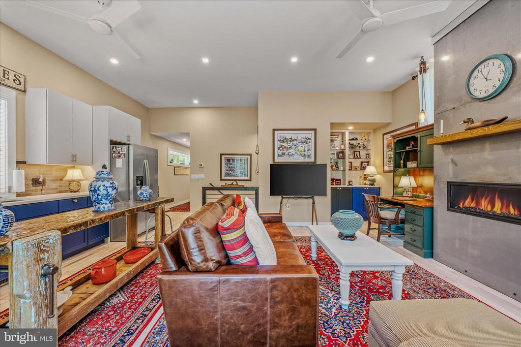 80 HOLLY HILL COURT