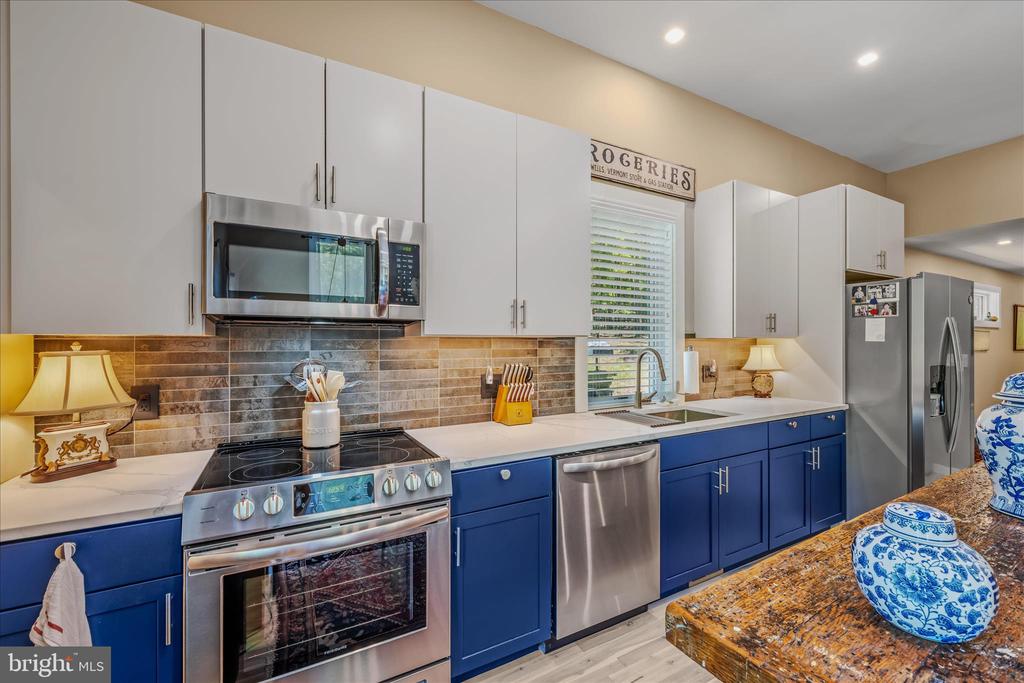 80 HOLLY HILL COURT
