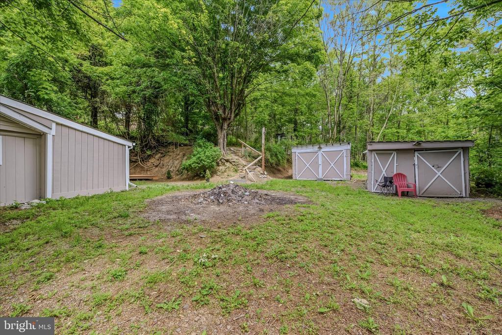 64 HOBDAY LANE