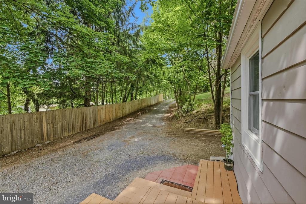 64 HOBDAY LANE