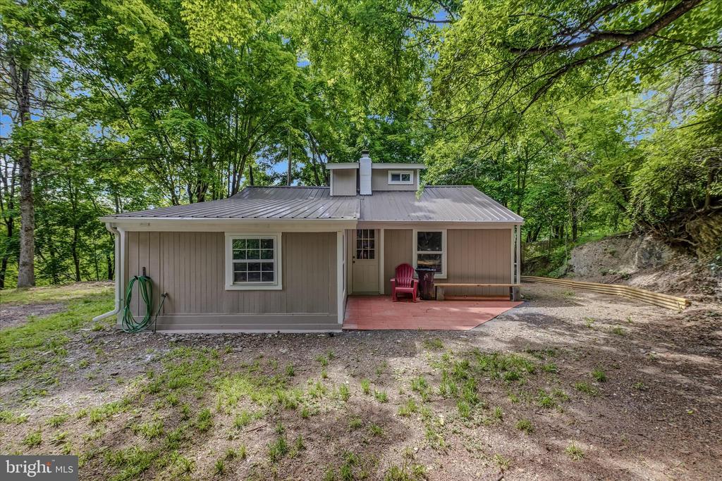 64 HOBDAY LANE