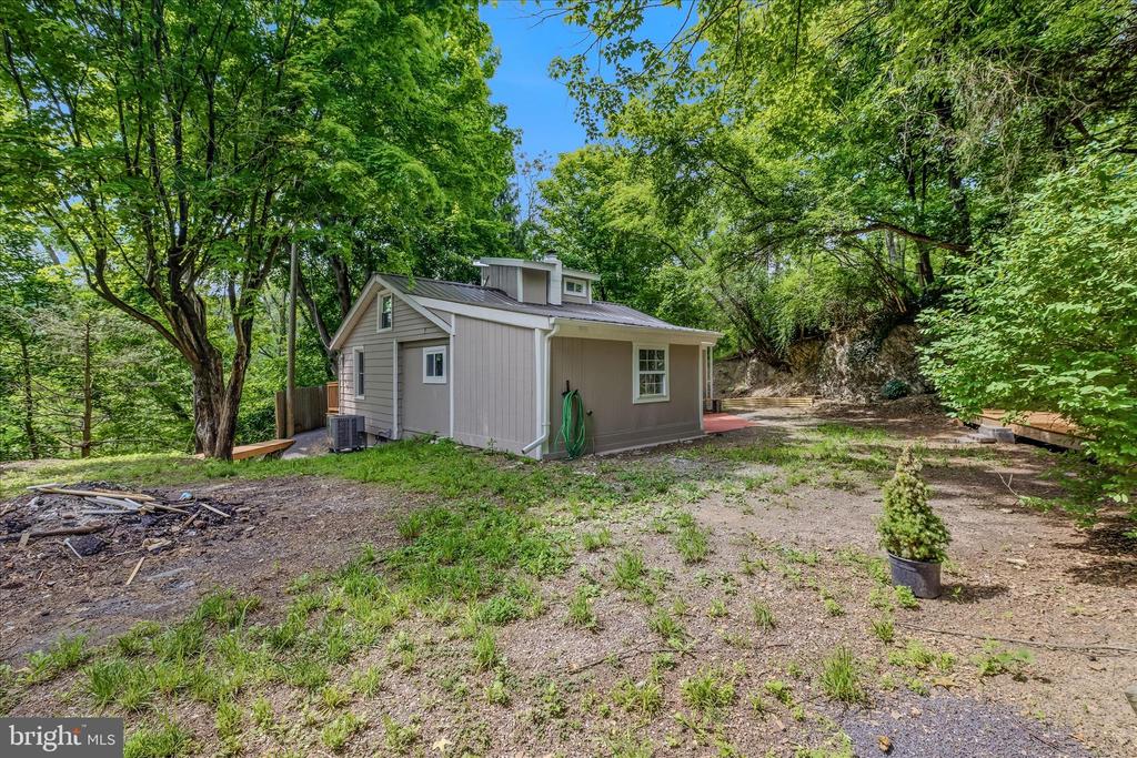 64 HOBDAY LANE
