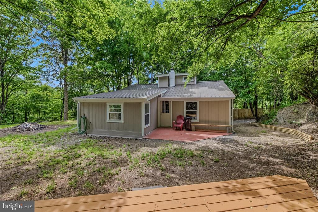 64 HOBDAY LANE