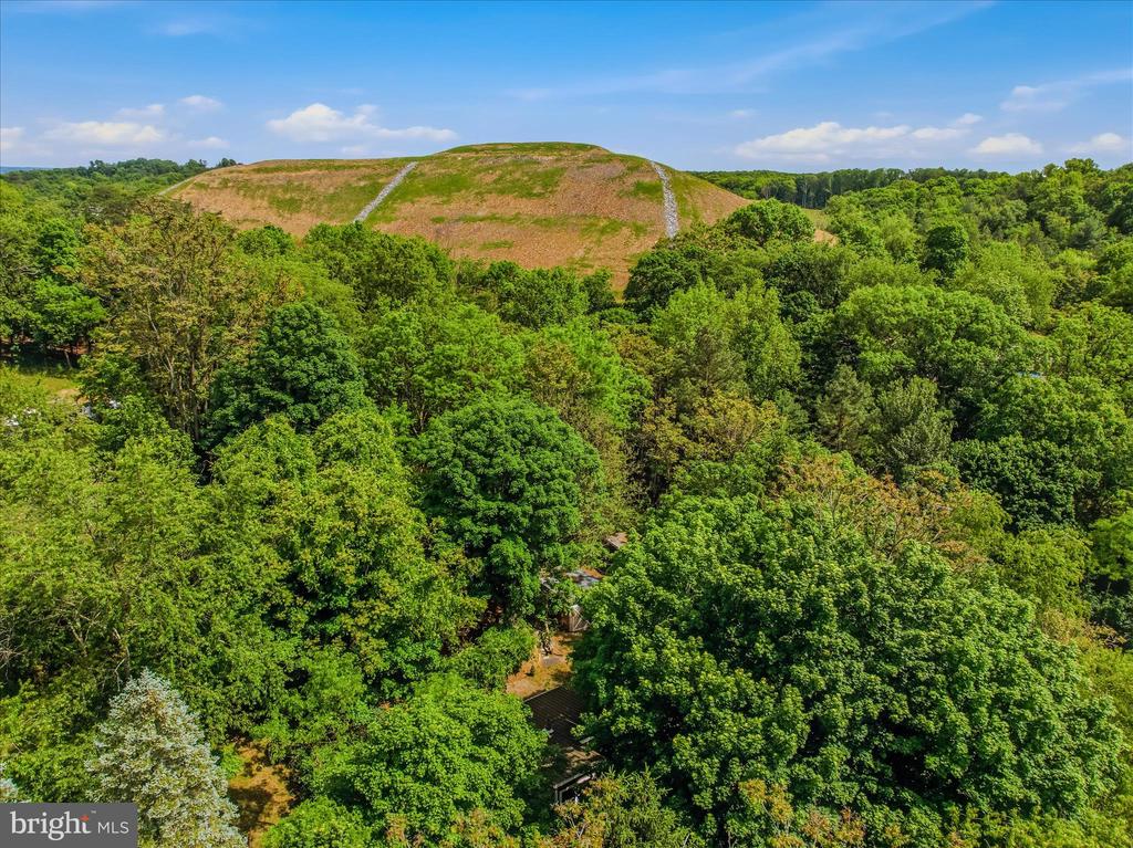 64 HOBDAY LANE